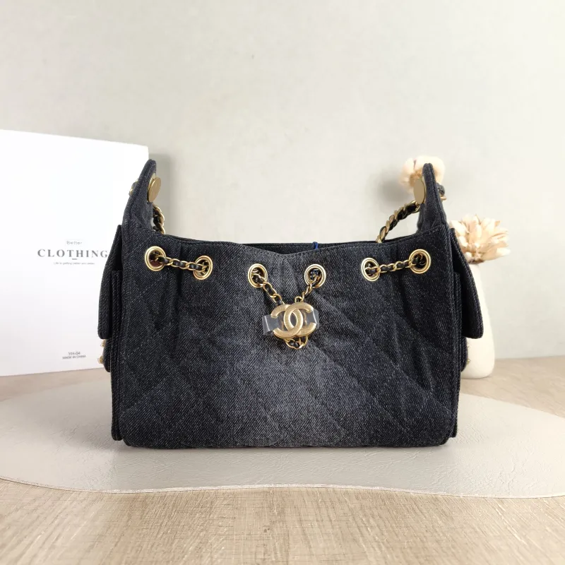 Chanel Crossbody Bag 25Bag Black Mini 22 × 12.5 × 20 cm