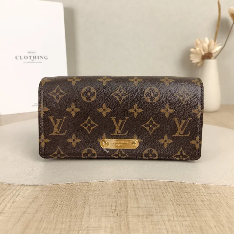 Louis Vuitton Crossbody Bag LILY Chain Bagwoc Monogram PVC21 × 3.5 × 10.5 cm