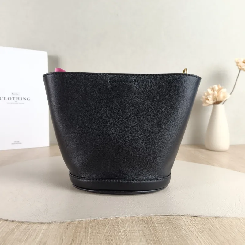 Louis Vuitton Shoulder Bag Bloom Hobo Bucket Bag Black Calfskin Mini 16 × 11 × 17.5 cm — cover view 4 of 5