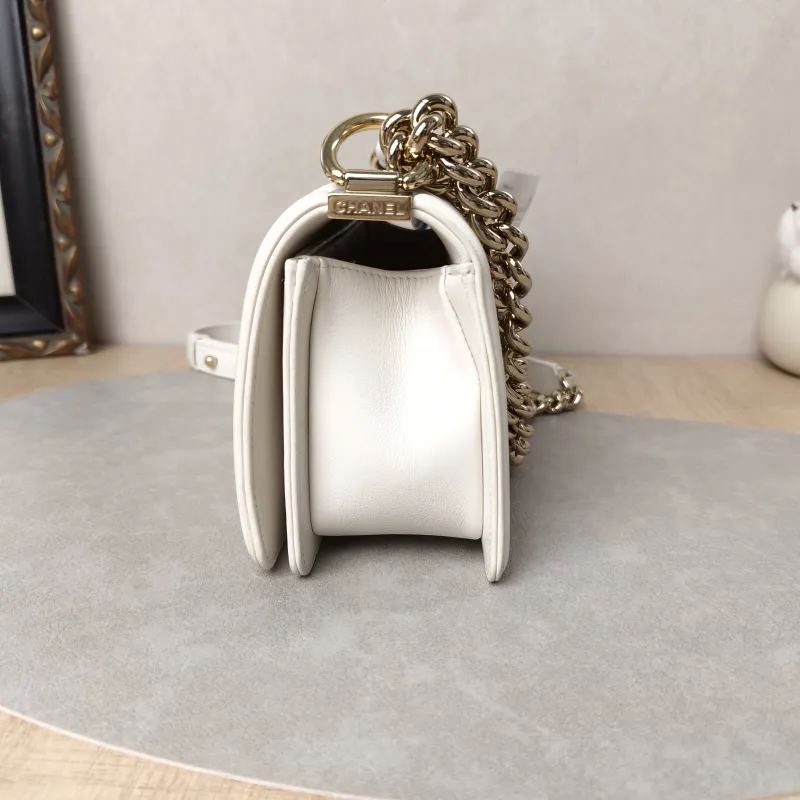 Chanel Crossbody Bag Le Boy​ Edition White Calfskin Small20.5 × 8.5 × 12 cm — detail view 10 of 19