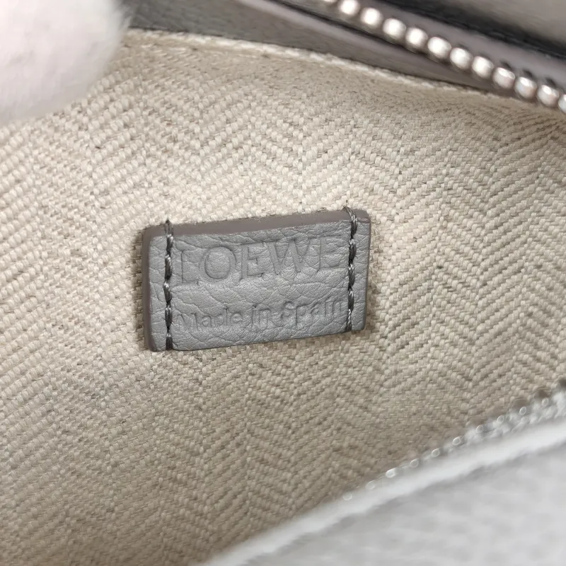 LOEWE Crossbody Bag Puzzle Grey Calfskinmini18 × 8 × 12.5 cm — detail view 11 of 11