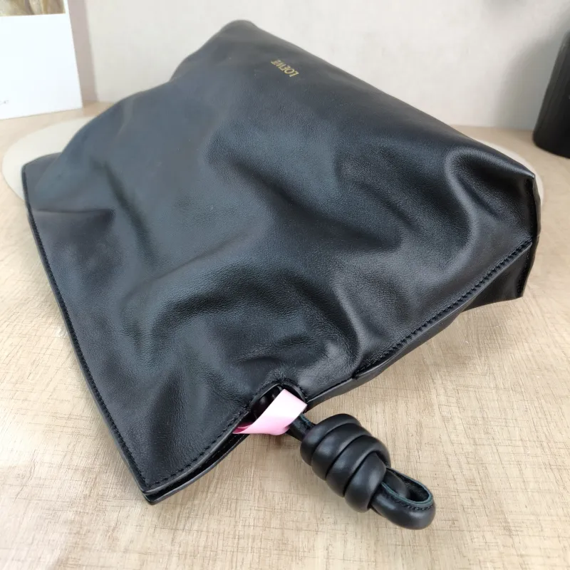 LOEWE Crossbody Bag Flamenco Black Calfskin Medium 30 × 10.5 × 24.5 cm — detail view 7 of 12