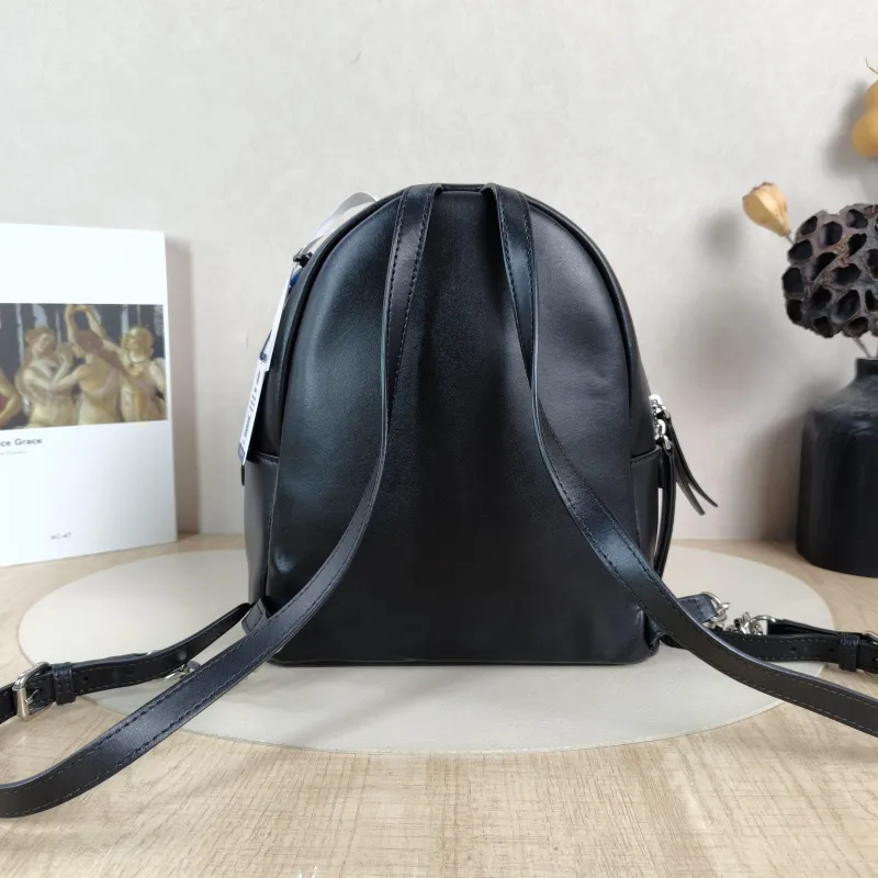 FENDI Backpack Pearl Backpack Black Calfskin One Size21 × 10 × 25 cm — cover view 4 of 6