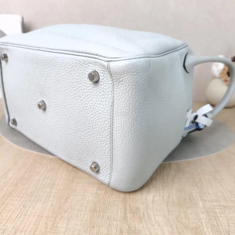 Hermès Crossbody Bag Lindy 30 Taurillon Clemence TC Calfskin One Size30 × 15 × 19 cm — detail view 13 of 14