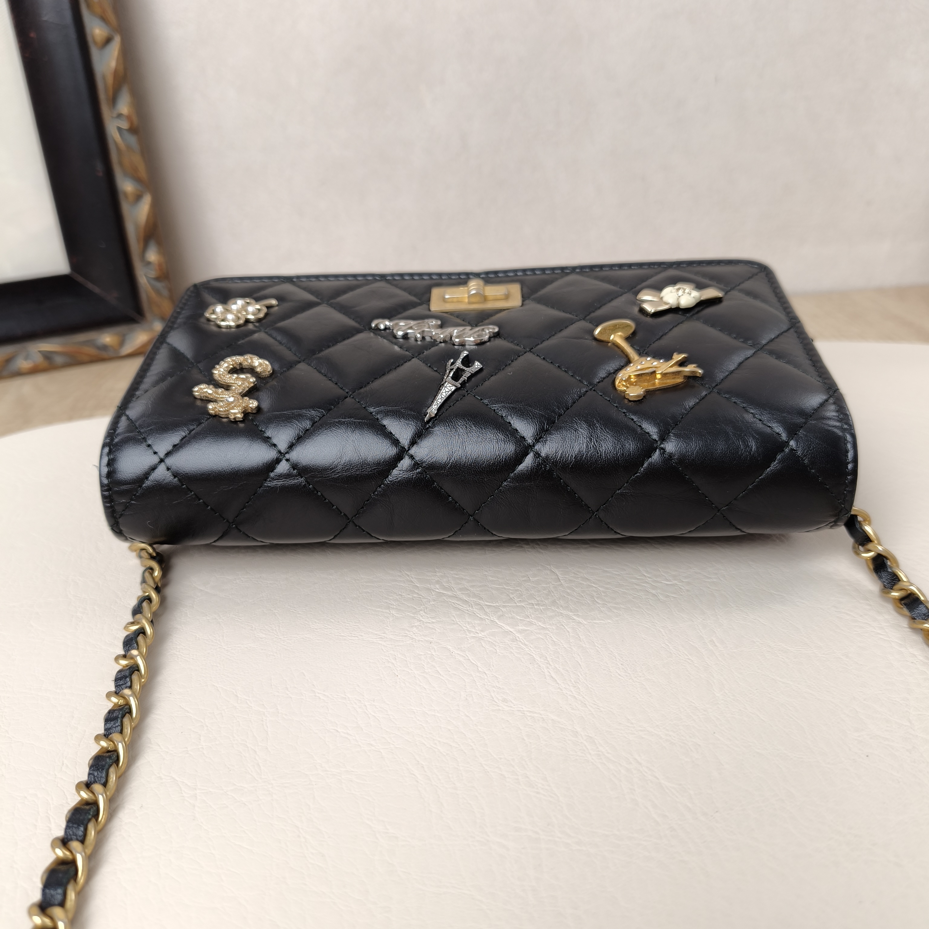 Chanel Crossbody Bag2.55Collection Edition Crossbody Bag Black Calfskin One Size19 × 4 × 13 cm — cover view 7 of 9