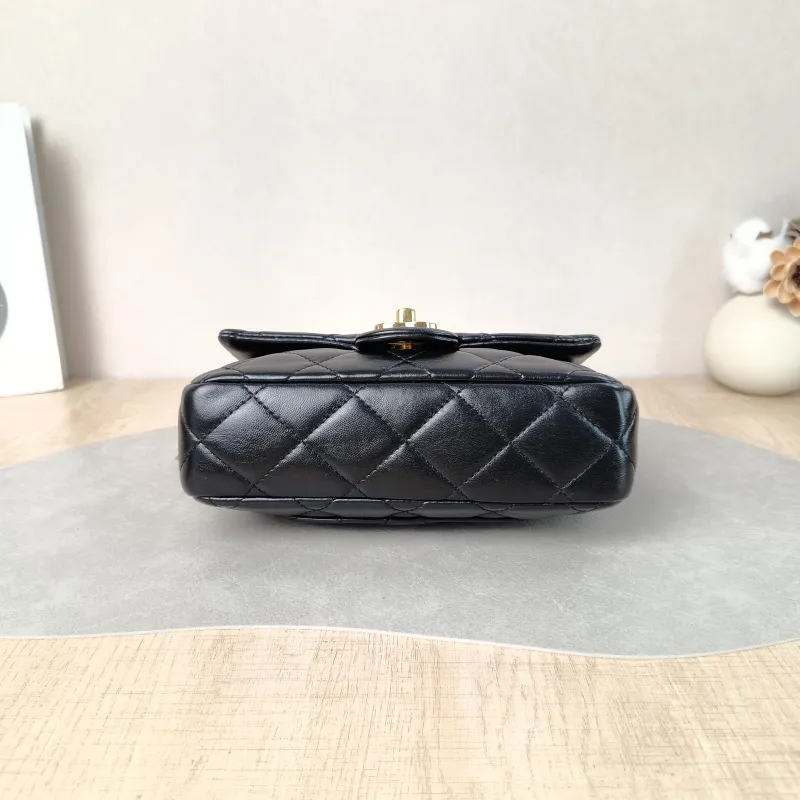 Chanel Crossbody Bag mini Black Lambskin mini 21 × 8 × 13 cm — cover view 3 of 5