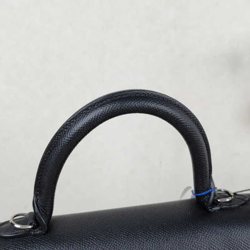 Moynat Crossbody Bag Crossbody Bag Black Calfskin 25.5 × 8 × 18.5 cm — detail view 2 of 11
