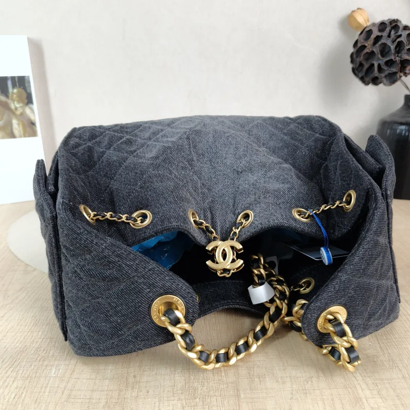 Chanel Shoulder Bag 25Bag Grey Small 26 × 14 × 30 cm — detail view 7 of 12