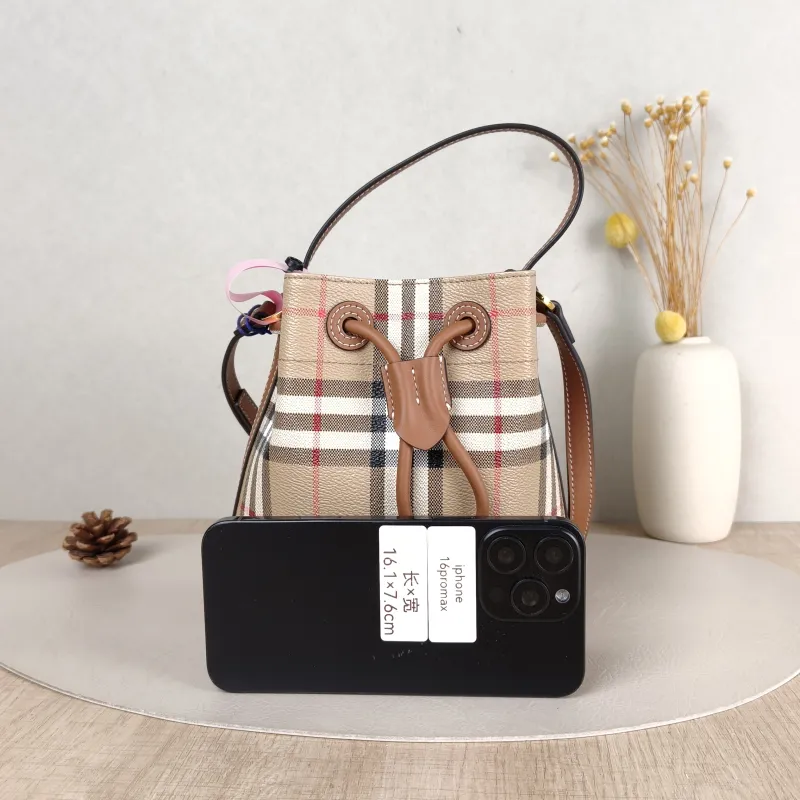BURBERRY Crossbody Bag Bucket Bag 16.5 × 11 × 18 cm — cover view 5 of 5