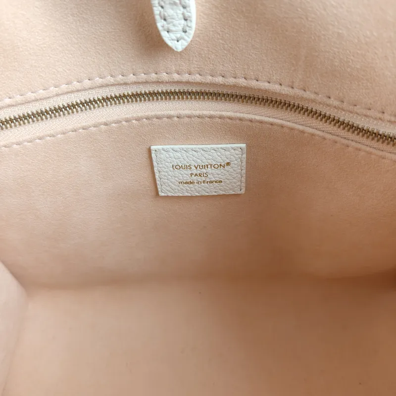 Louis Vuitton Shoulder Bag Onthego Beige · Pink Monogram Empreinte Embossed Calfskin Small 25 × 11.5 × 19 cm — detail view 9 of 12