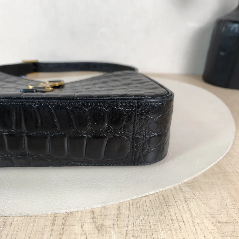 SAINT LAURENT Shoulder Bag LE 5 À 7 Black Calfskin Small 23 × 6.5 × 16 cm — detail view 4 of 10