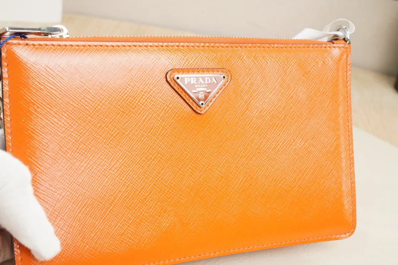 PRADA Crossbody Bag Crossbody Bag Clutch Patent Leather One Size20 × 5 × 12 cm — detail view 2 of 17