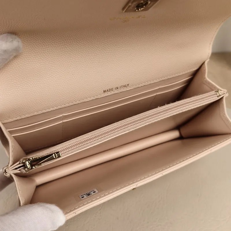 Chanel Crossbody Bag Edition woc Beige Calfskinmini19.2 × 7 × 12.3 cm — detail view 6 of 15