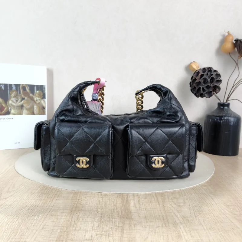 Chanel Shoulder Bag c hobo Black Lambskin Large 35 × 18 × 27 cm