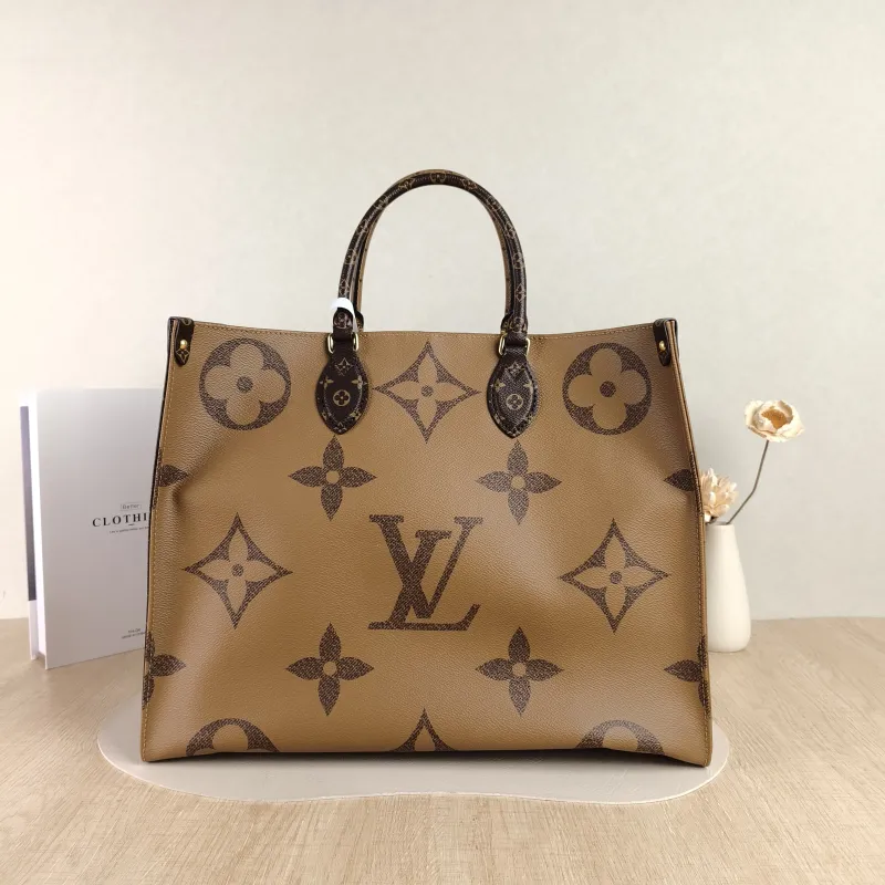 Louis Vuitton Shoulder Bag Onthego Large Monogram PVC Large41 × 19 × 34 cm — cover view 2 of 4
