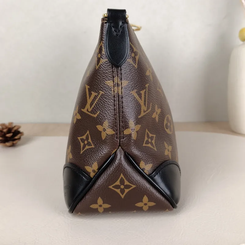 Louis Vuitton Crossbody Bag Boulogne PVC Small26 × 9.5 × 16 cm — detail view 9 of 10