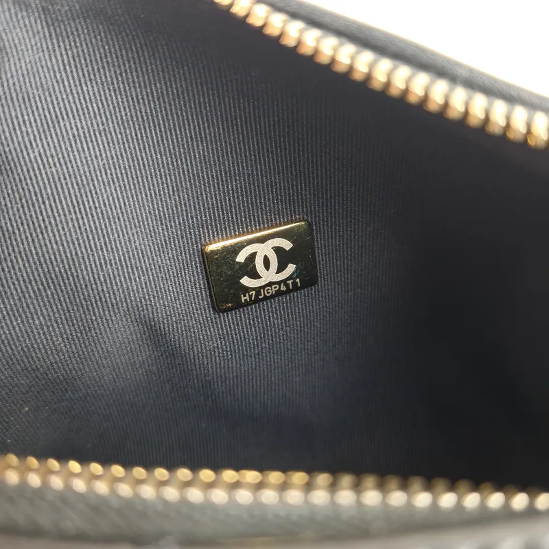 Chanel Shoulder Bag hobo Black Calfskin One Size 25 × 15 × 7.5 cm — detail view 10 of 11