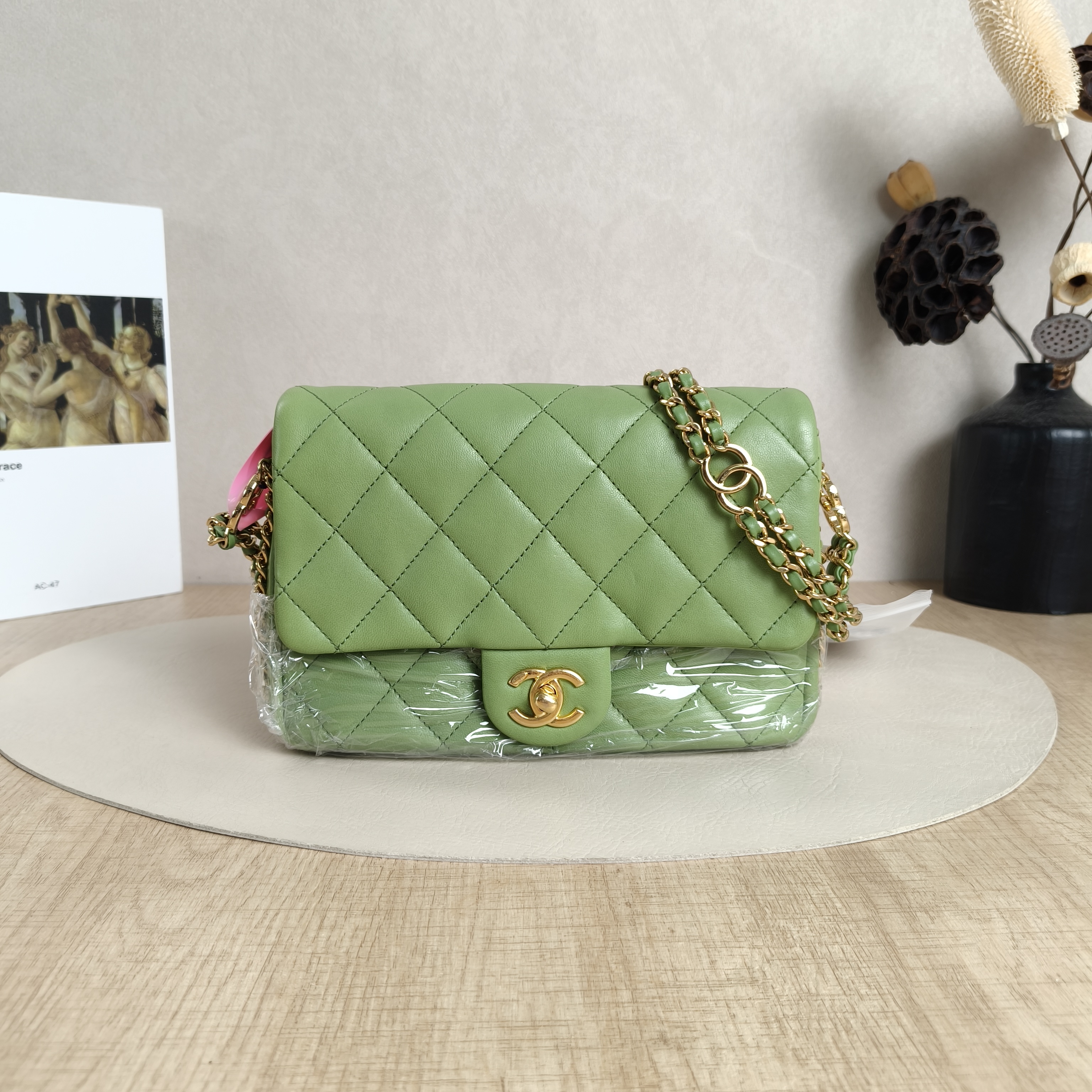 Chanel Crossbody Bagcf Collection Crossbody Bag Green Lambskin One Size20.5 × 6 × 14 cm