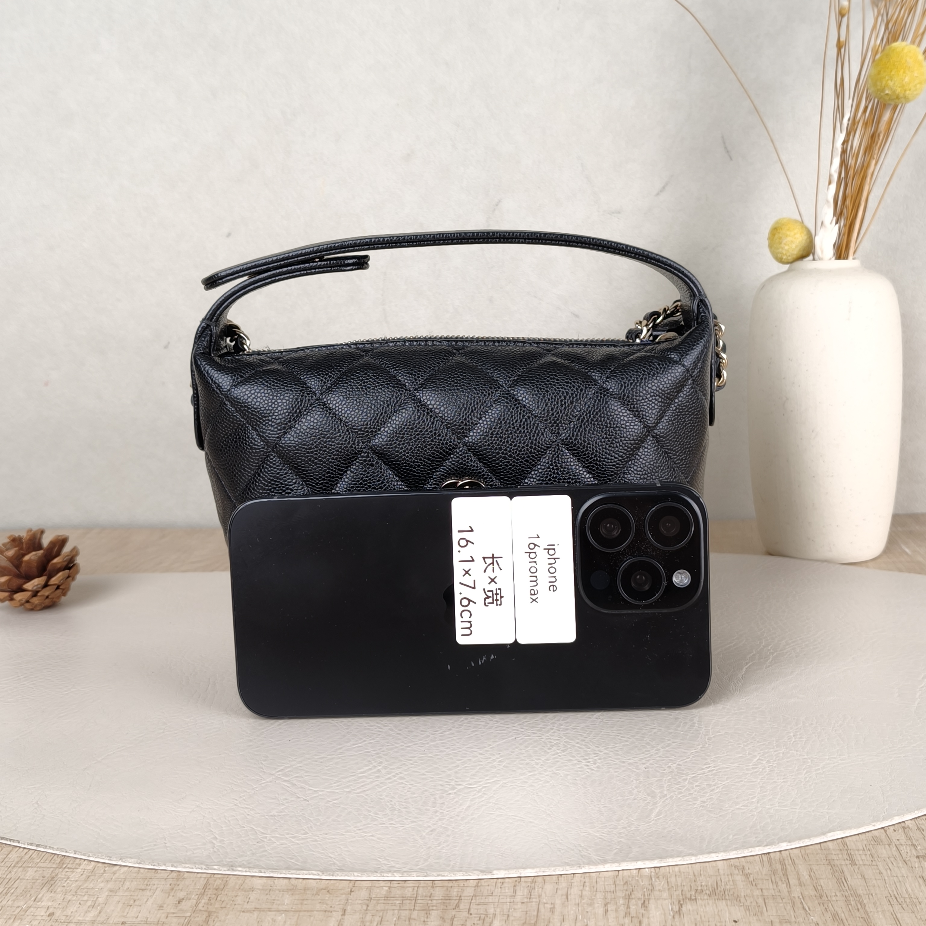 Chanel Crossbody Bag25c Vanity Case Bag Black Grained Calfskin One Size19 × 6 × 12.5 cm — cover view 2 of 6