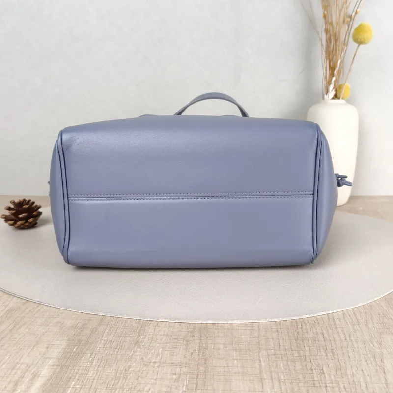 CELINE Top Handle Bag CABAS TRIOMPHE Calfskin Small 22 × 15 × 17 cm — cover view 3 of 5
