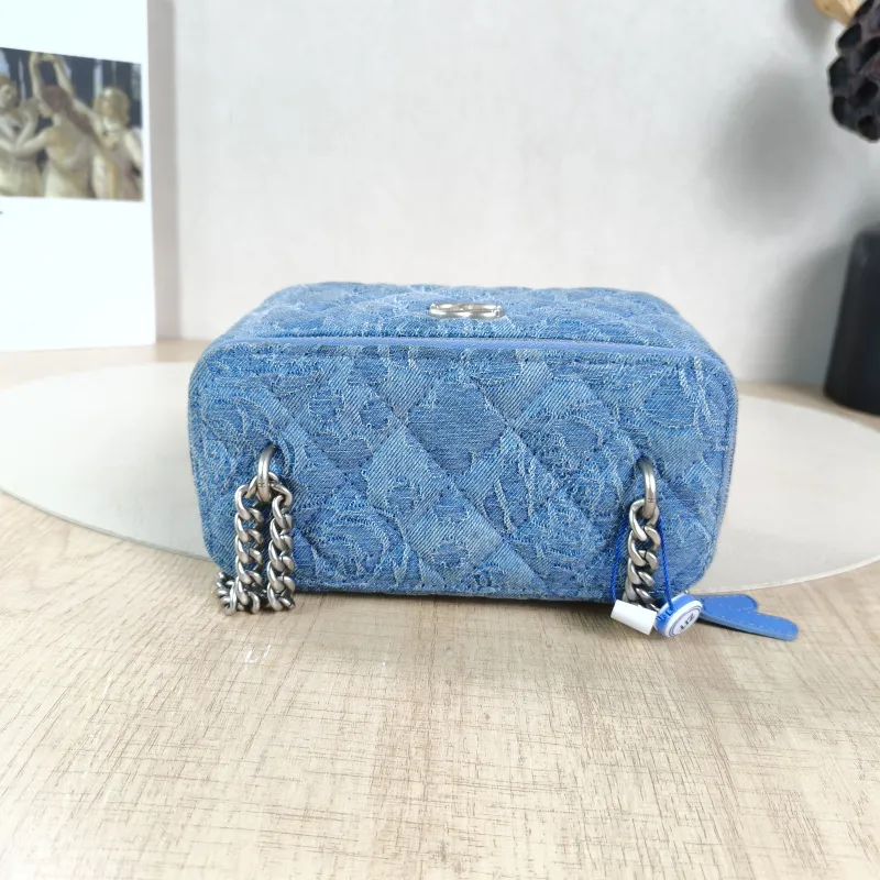 Chanel Crossbody Bag Edition Blue Canvas One Size16 × 8 × 9.5 cm — detail view 10 of 13