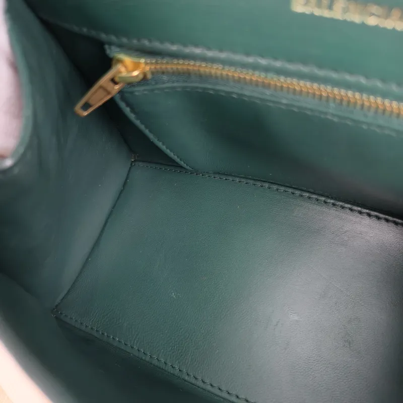 BALENCIAGA Crossbody Bag Hourglass Hourglass Bag Green Calfskin Small 23 × 10 × 14 cm — detail view 9 of 11