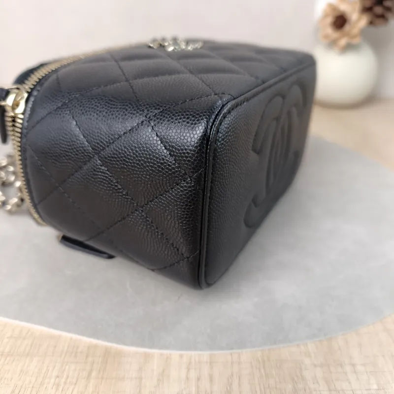 Chanel Crossbody Bag Black Grained Calfskin Mini 16 × 8 × 9.5 cm — detail view 6 of 12