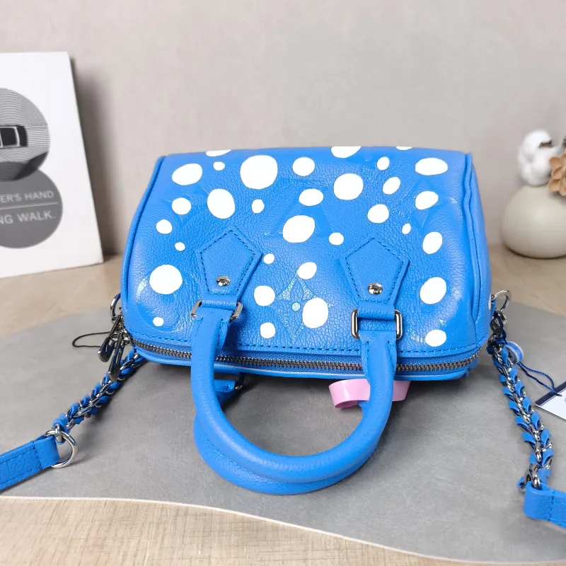 Louis Vuitton Crossbody Bag Speedy20 - Calfskin Small 20.5 × 12 × 13.5 cm — detail view 3 of 12
