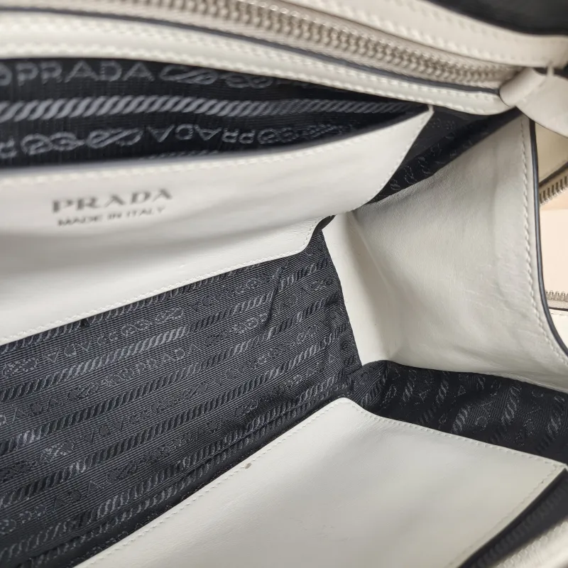 PRADA Top Handle Bag Tote Bag White Calfskin 26 × 18.5 × 16.5 cm — detail view 9 of 11