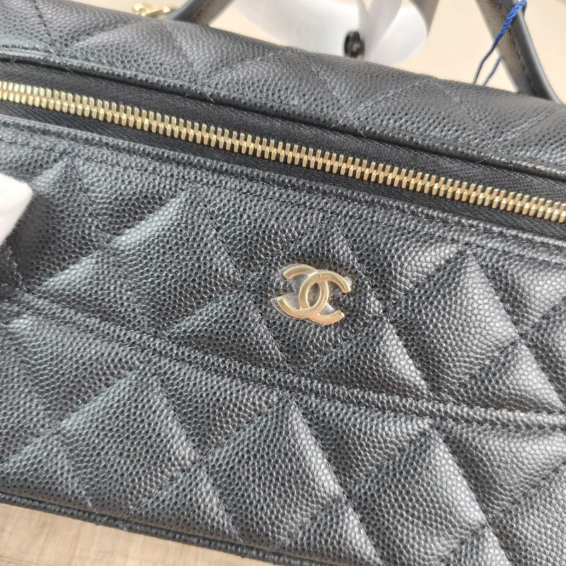 Chanel Crossbody Bag lp Black Grained Calfskin One Size19.5 × 5 × 17 cm — detail view 7 of 13