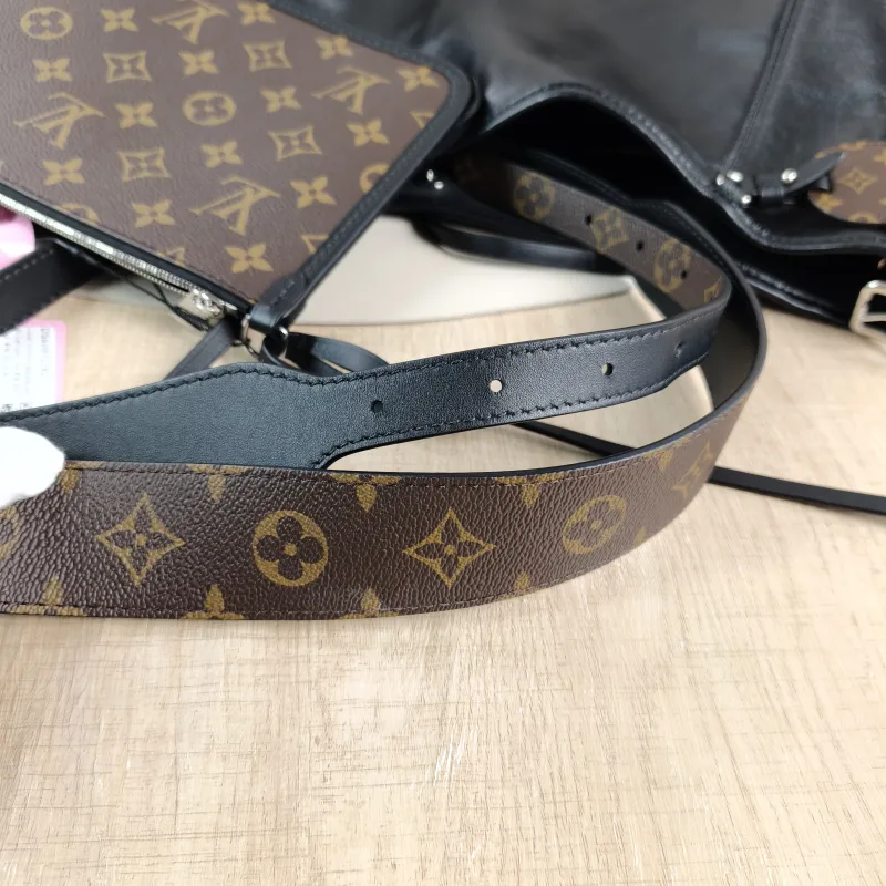 Louis Vuitton Crossbody Bag Carryall Vibe Black SL ambskin Medium 39 × 15 × 30 cm — detail view 4 of 14