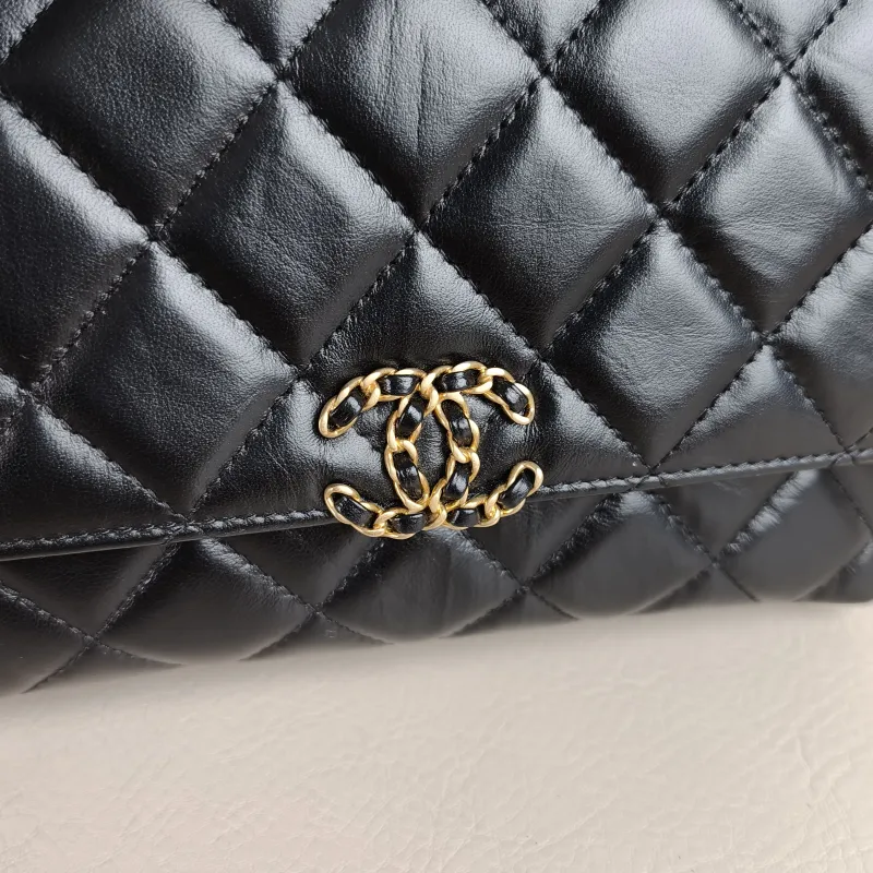 Chanel Crossbody Bag 23k 19 hobo Black Calfskin One Size 18 × 4 × 12 cm — detail view 3 of 12