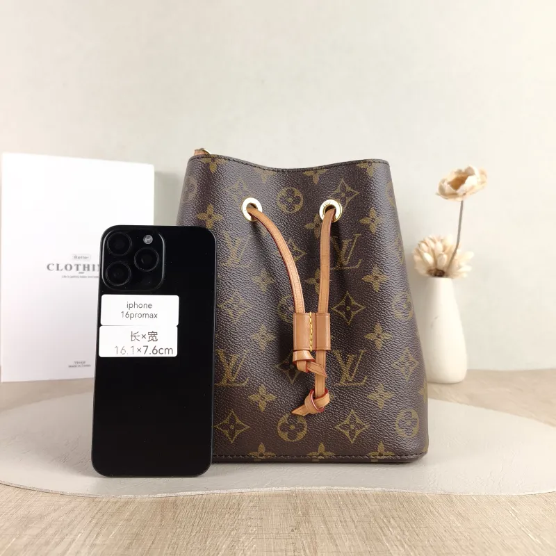 Louis Vuitton Crossbody Bag NÉONOÉ Bucket Bag BB Monogram PVC BB 20 × 13 × 20 cm — cover view 4 of 5