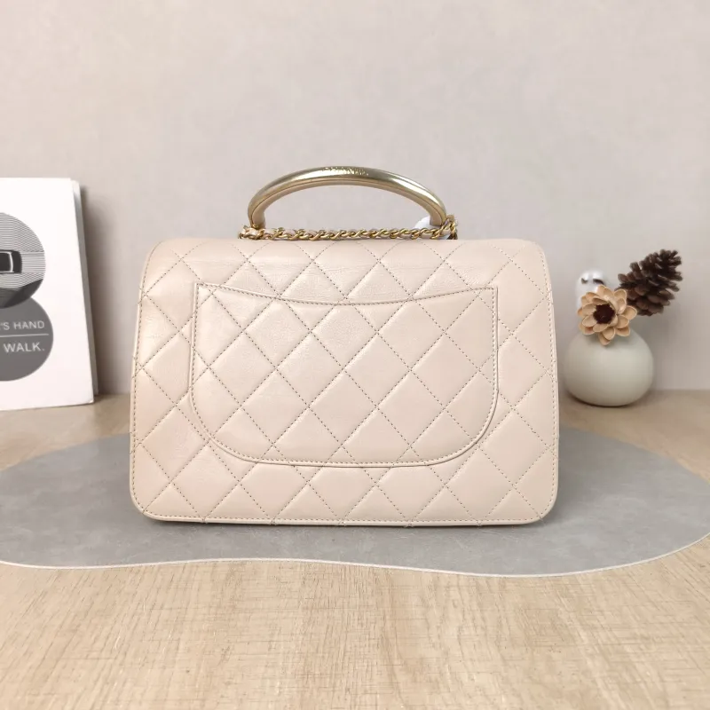 Chanel Crossbody Bag Crossbody Bag Beige Calfskin One Size24 × 10 × 16 cm — cover view 3 of 5