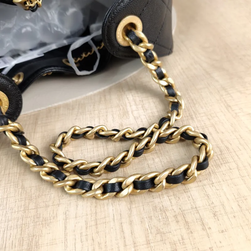 Chanel Shoulder Bag25Bag Black Grained Calfskin Small26 × 14 × 30 cm — detail view 2 of 12