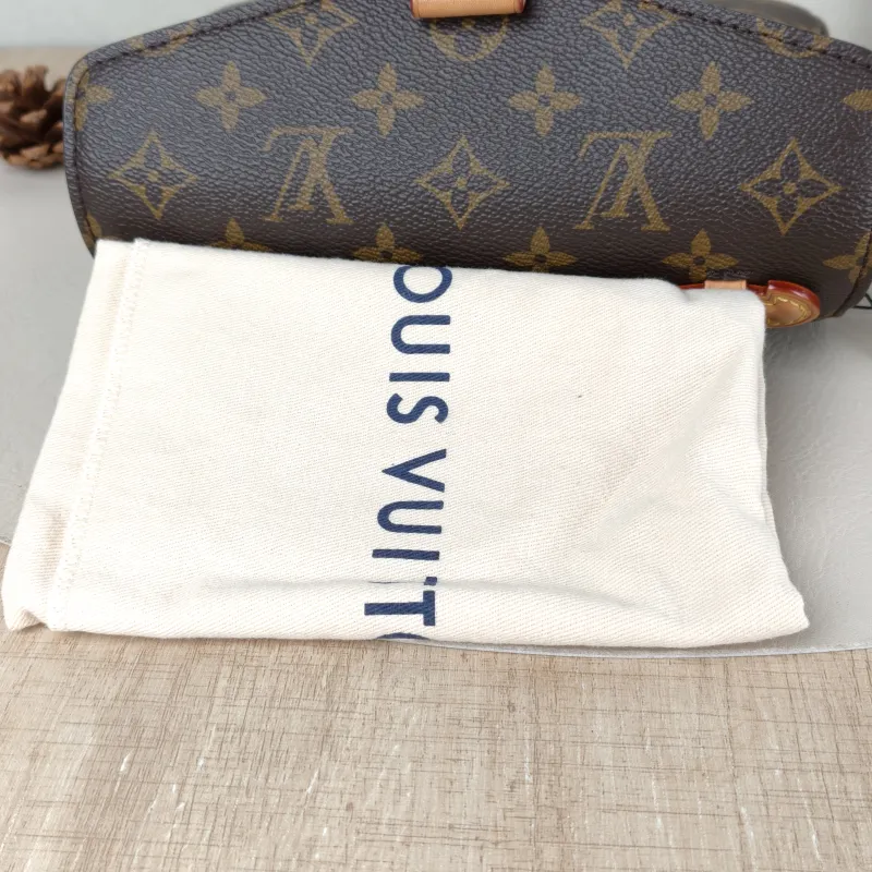 Louis Vuitton Crossbody Bag Pochette Métis East West Monogram PVC Small 21.5 × 6 × 13.5 cm — detail view 7 of 17