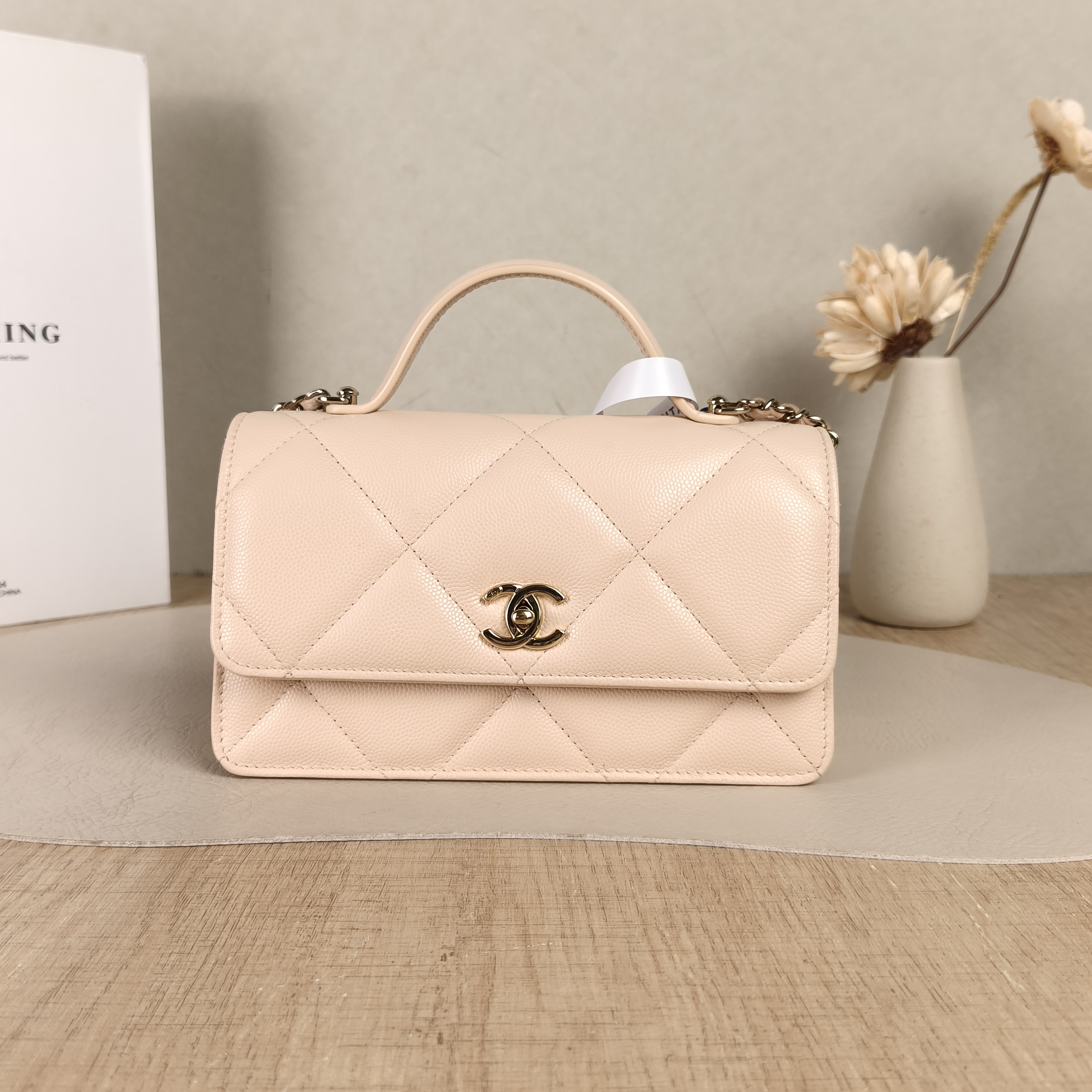 Chanel Crossbody Bag Edition woc Beige Calfskinmini19.2 × 7 × 12.3 cm