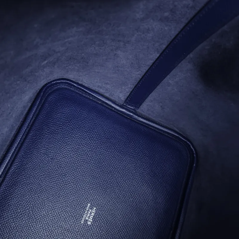 Hermès Top Handle Bag Picotin Lock 22 22 Blue Woven Epsom Calfskin Medium 22 × 17 × 21 cm D — detail view 2 of 9