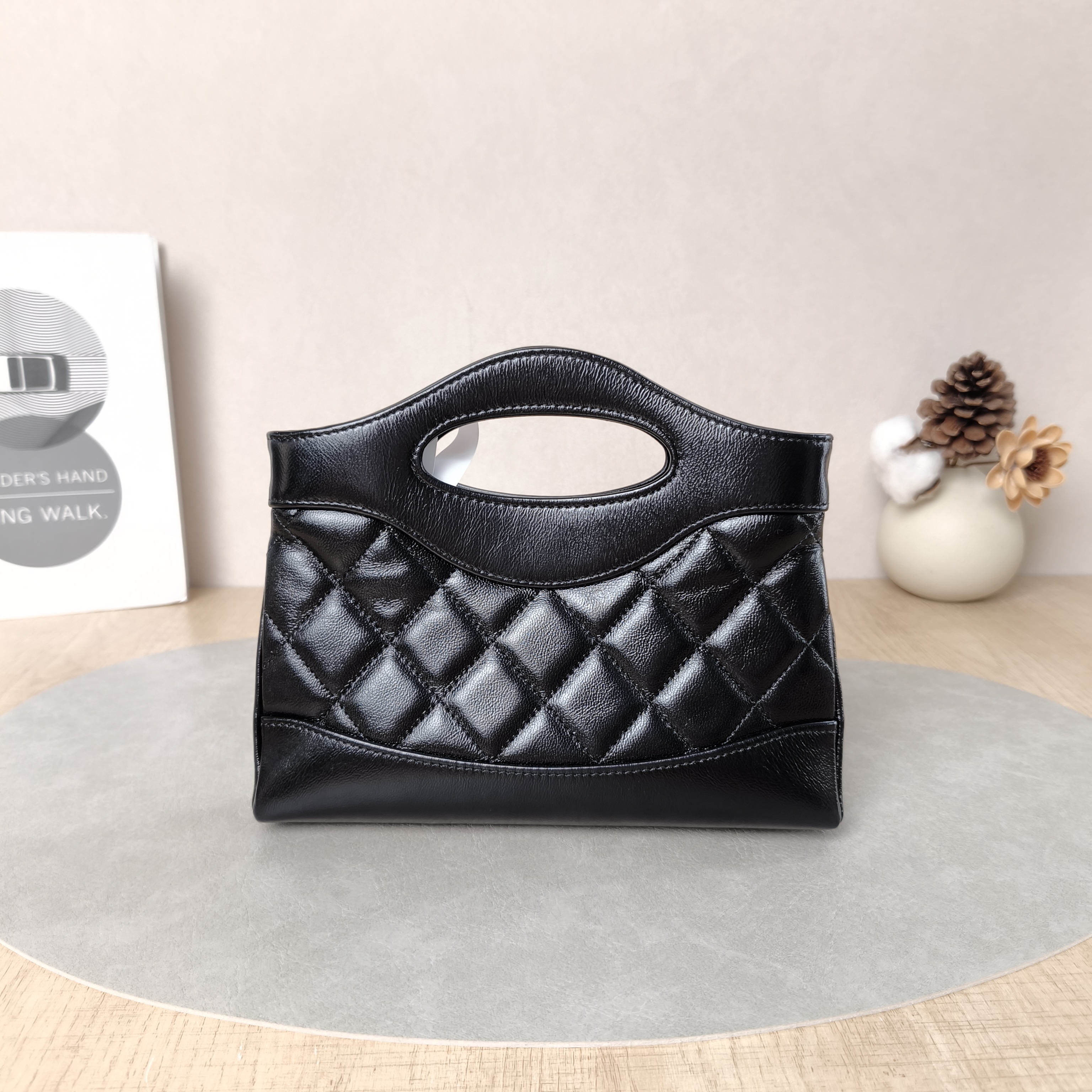 Chanel Shoulder Bag31Bag Black Waxed Leather Calfskinnano20.5 × 3.5 × 17 cm — cover view 3 of 5