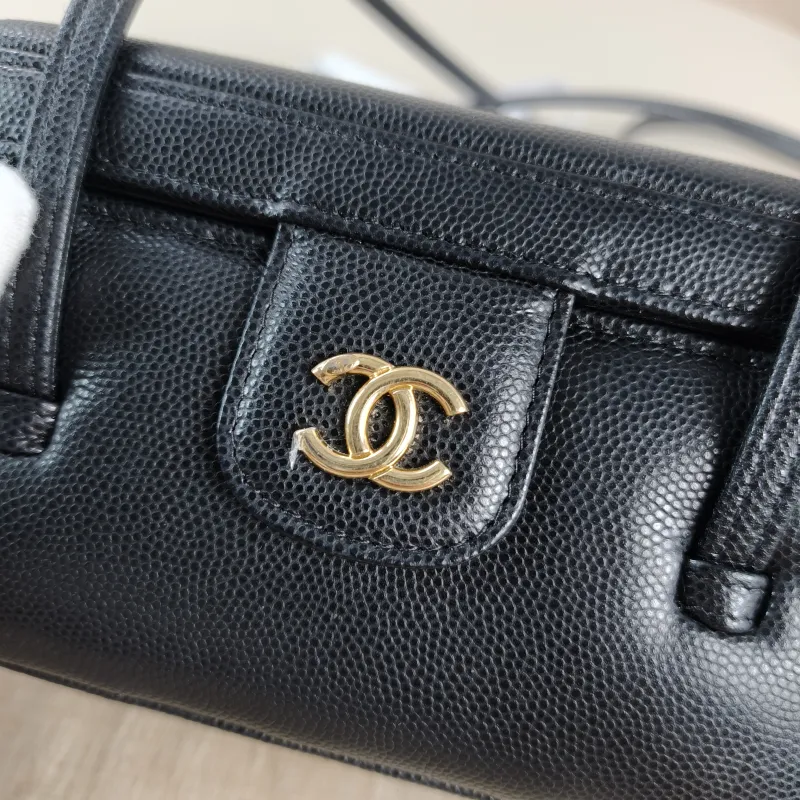 Chanel Crossbody Bag lp Box Bag Black Grained Calfskin 16 × 8 × 9.5 cm Microchip Edition — detail view 4 of 12