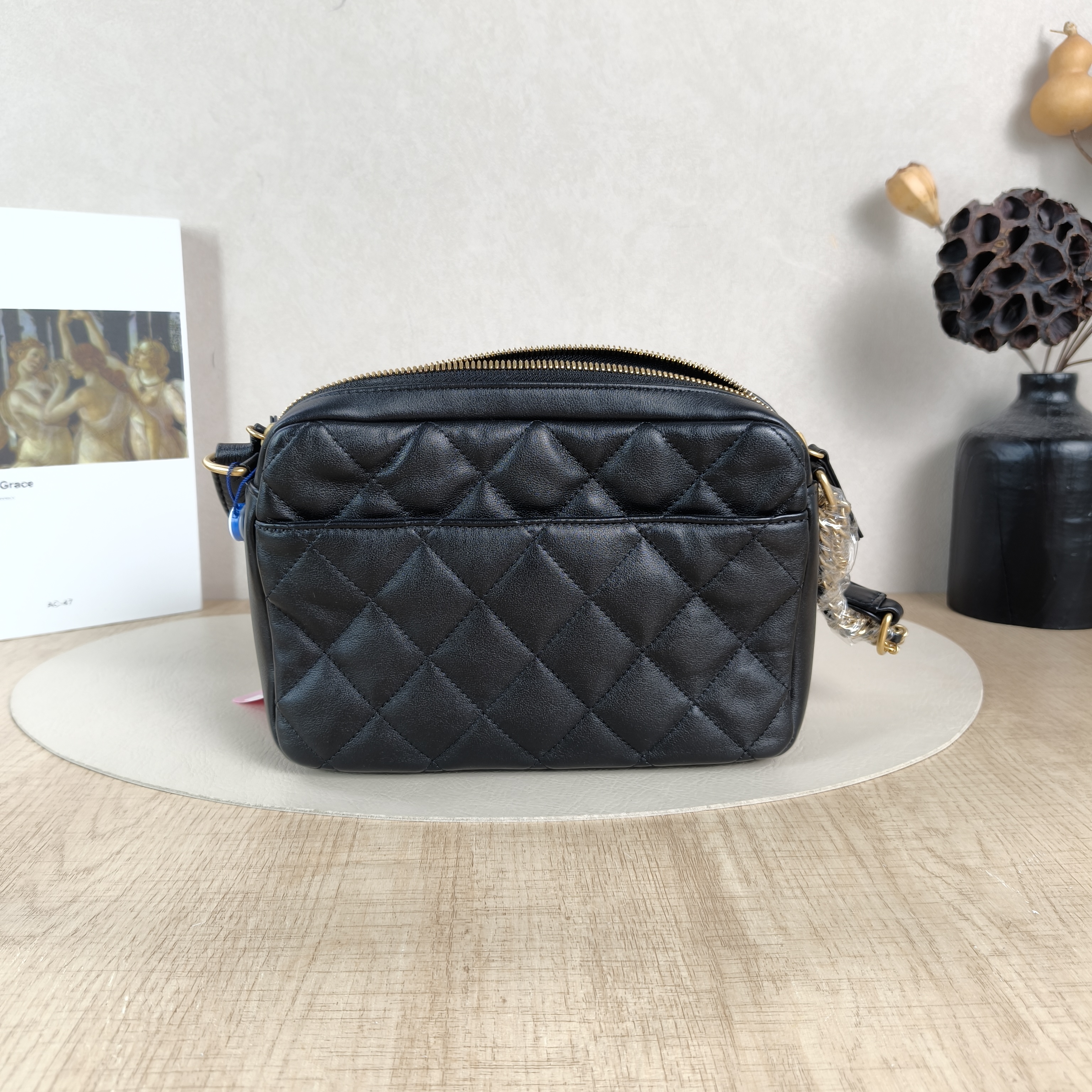 Chanel Crossbody Bag Crossbody Bag Black Lambskin One Size21 × 5 × 15 cm — cover view 5 of 5