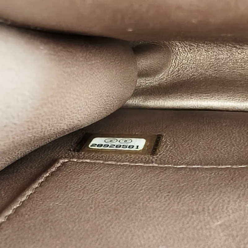 Chanel Crossbody Bag Crossbody Bag Black Calfskin15.5 × 5 × 15 cm — detail view 5 of 20
