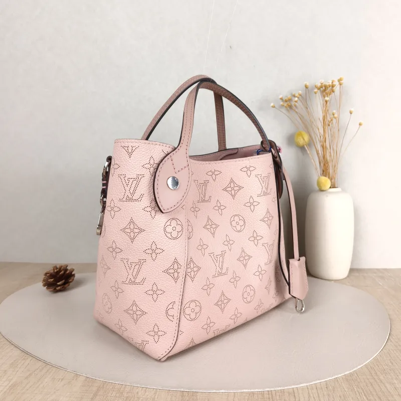 Louis Vuitton Shoulder Bag Hina Pink Calfskin Small 23 × 13 × 21 cm — cover view 5 of 5