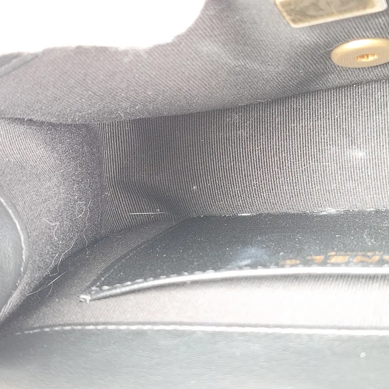 Chanel Crossbody Bag Pearl Black Lambskin Mini 19 × 5.5 × 12.5 cm — detail view 10 of 12