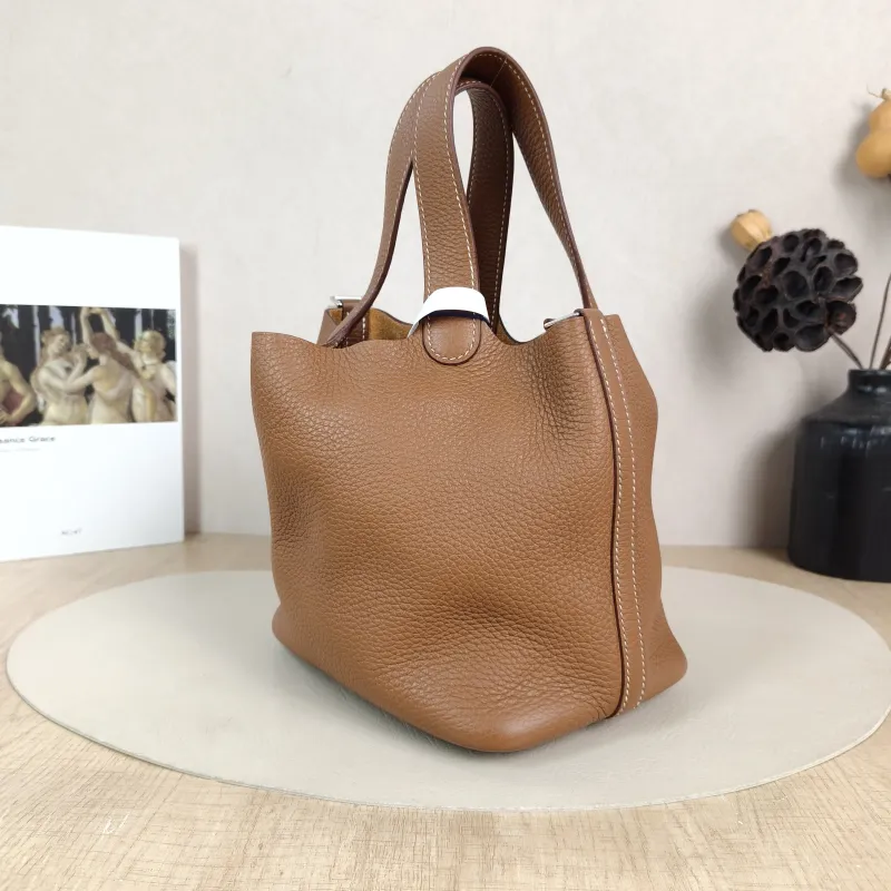 Hermès Top Handle Bag Picotin Lock 18 18 TC Calfskin Small 18 × 13 × 19 cm u — cover view 6 of 6