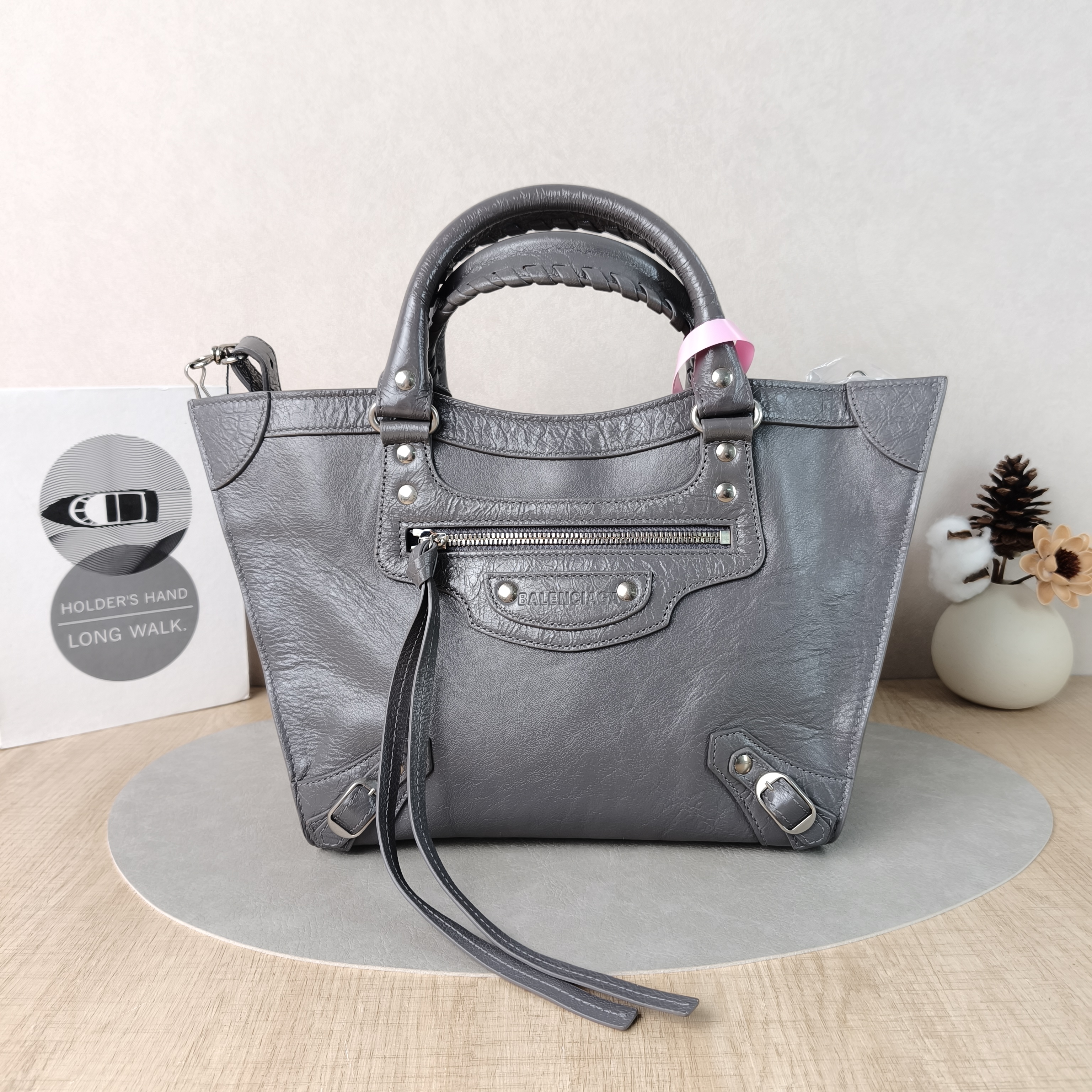 BALENCIAGA Top Handle Bag Neo Classic Tote Bag Grey Waxed Leather Medium37 × 14 × 24 cm