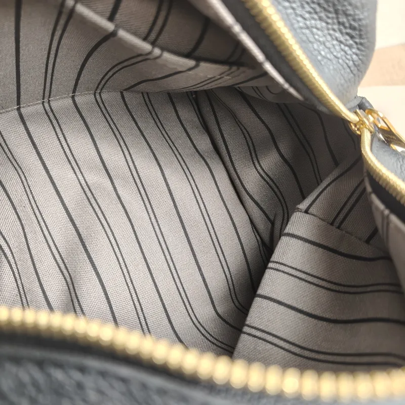 Louis Vuitton Top Handle Bag Top Handle Bag Black Calfskin One Size 21 × 15 × 16 cm — detail view 7 of 12
