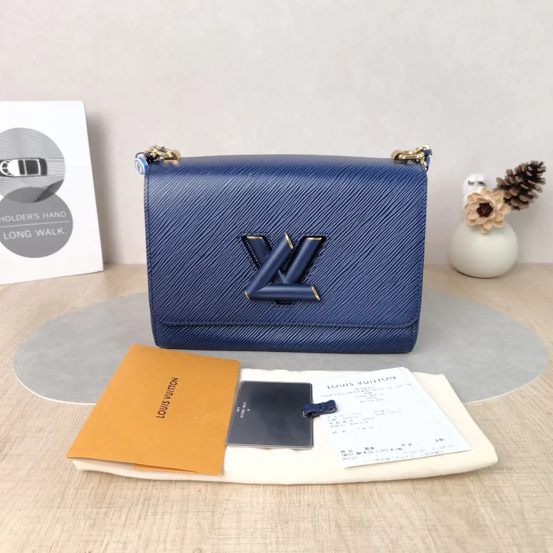 Louis Vuitton Crossbody Bag Twist Blue Calfskin Medium 23 × 9.5 × 17 cm — cover view 4 of 6