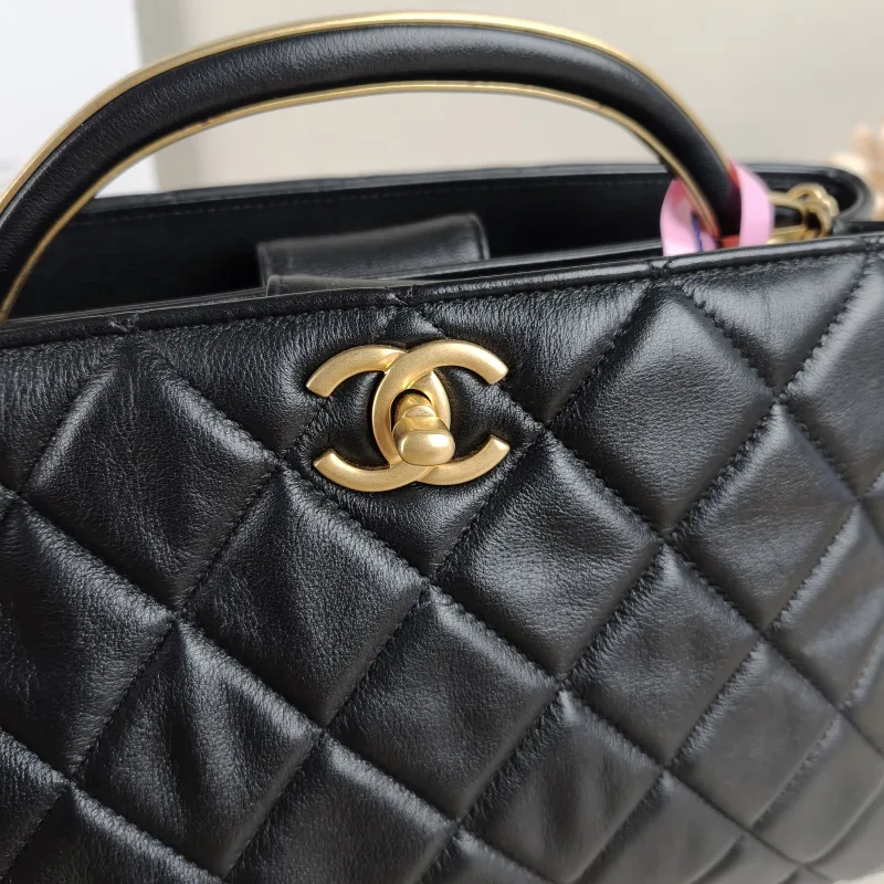 Chanel Shoulder Bag Tote Bag Black One Size 28 × 11 × 18 cm — detail view 3 of 12