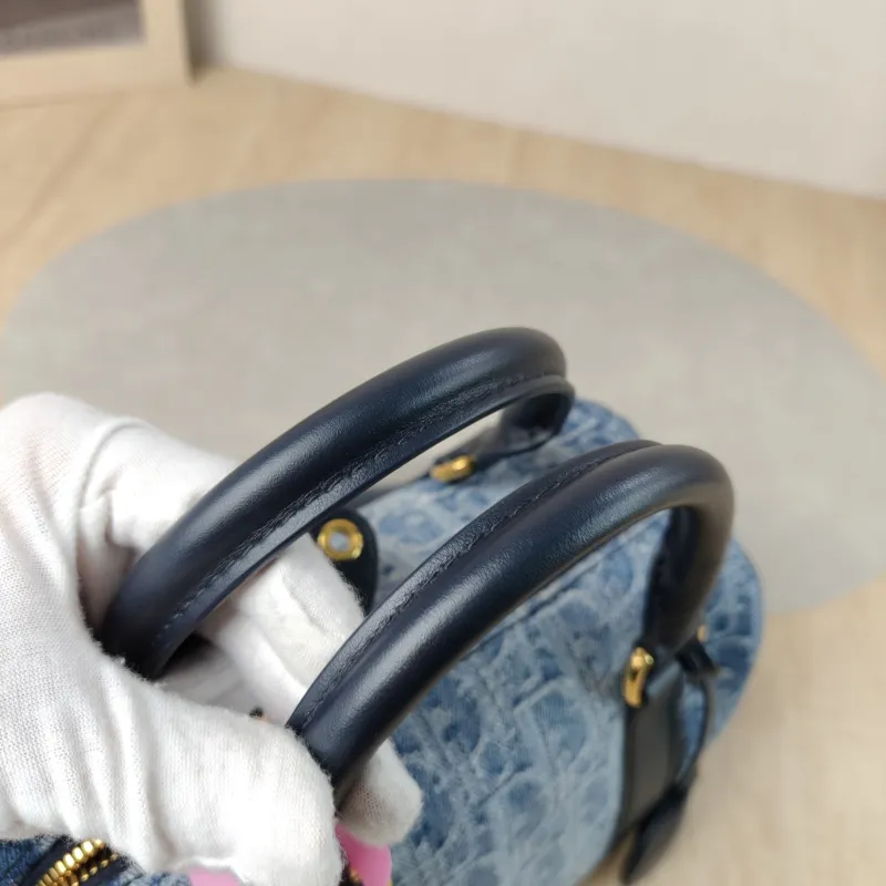 DIOR Crossbody Bag Groove 20 Top Handle Bag Blue Small 20.5 × 12 × 13.5 cm — detail view 5 of 13